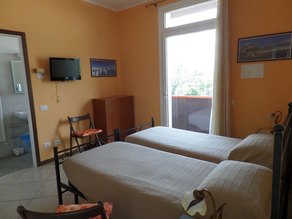B&B Partenza Funivia Lecco Pokoj fotografie